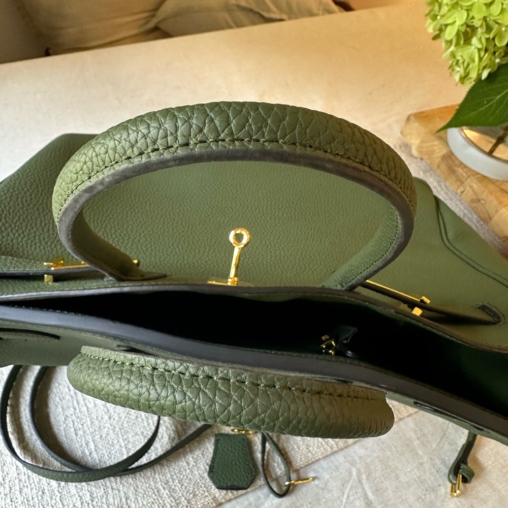Kelly Green Wirkin 35 bag. - Picture 4 of 7